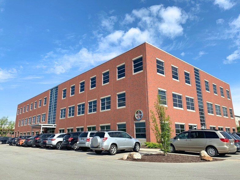 1904 S 1st St, Champaign, IL à louer - Photo du bâtiment - Image 2 de 6