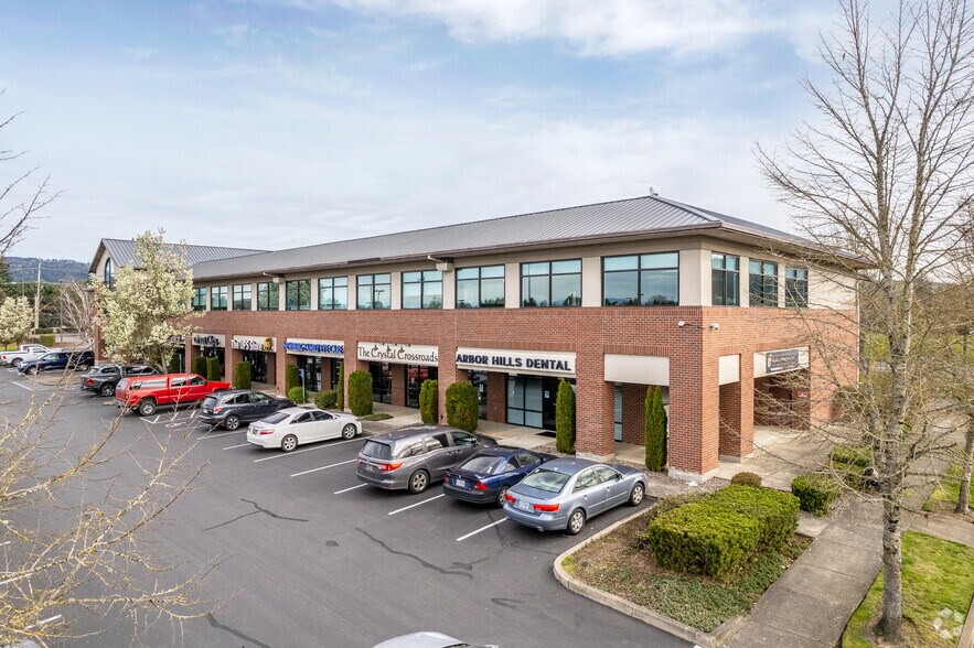 901 N Brutscher St, Newberg, OR à louer - Photo du bâtiment - Image 3 de 5