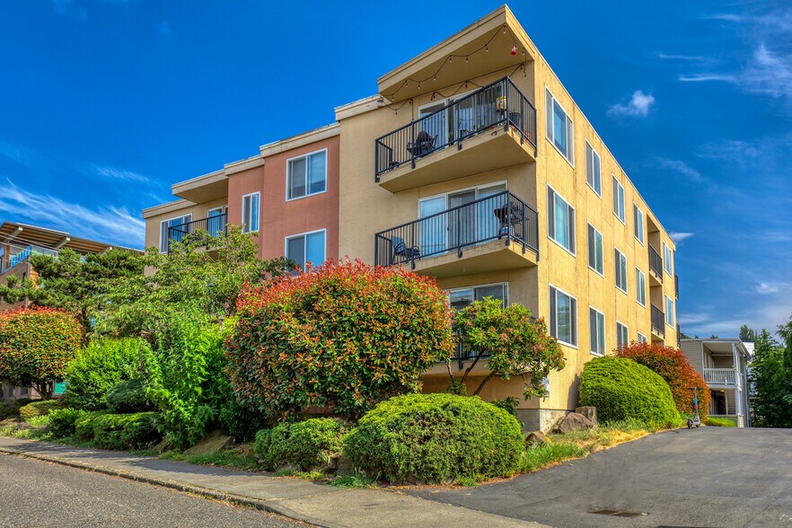 1925 Eastlake Ave E, Seattle, WA à vendre - Photo du bâtiment - Image 2 de 6