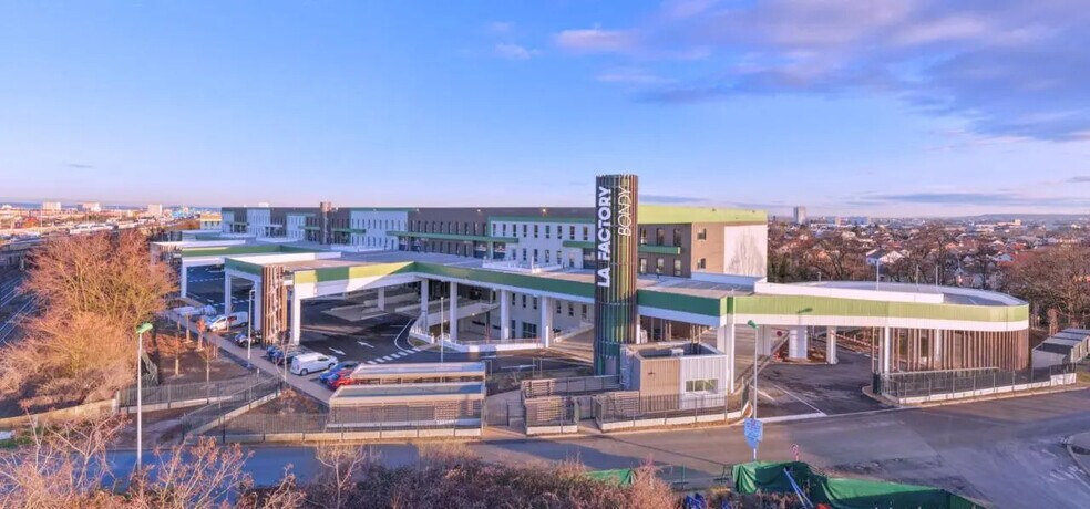 Office in Bondy for lease - Building Photo - Image 2 of 34