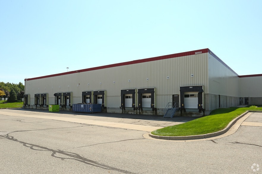 36501 Van Born Rd, Romulus, MI for lease - Building Photo - Image 3 of 5