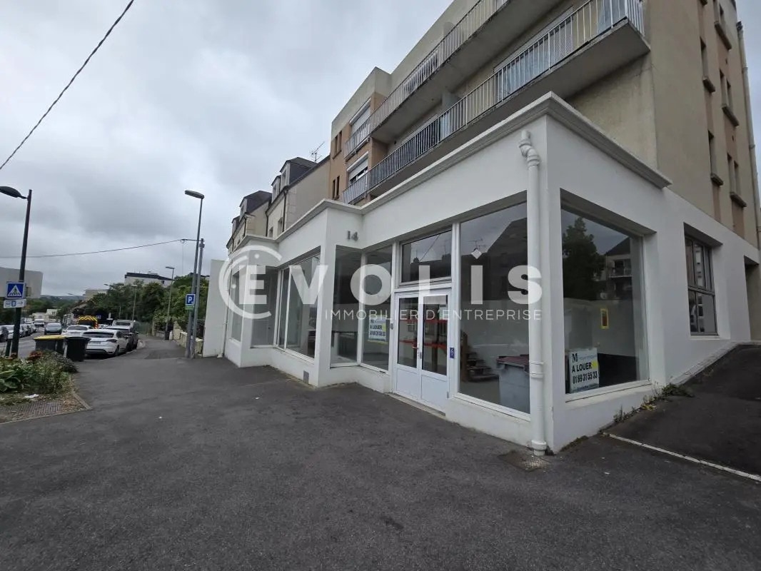 Office in Palaiseau for lease Building Photo- Image 1 of 9