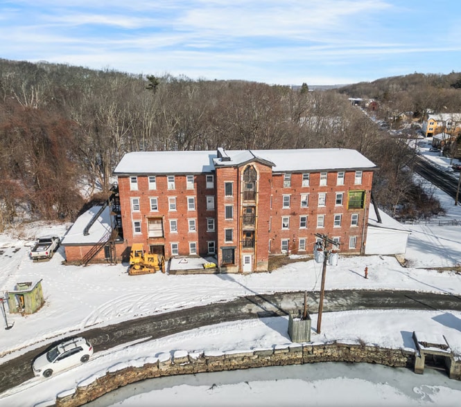 190 W Main St, Millbury, MA for sale - Building Photo - Image 1 of 7