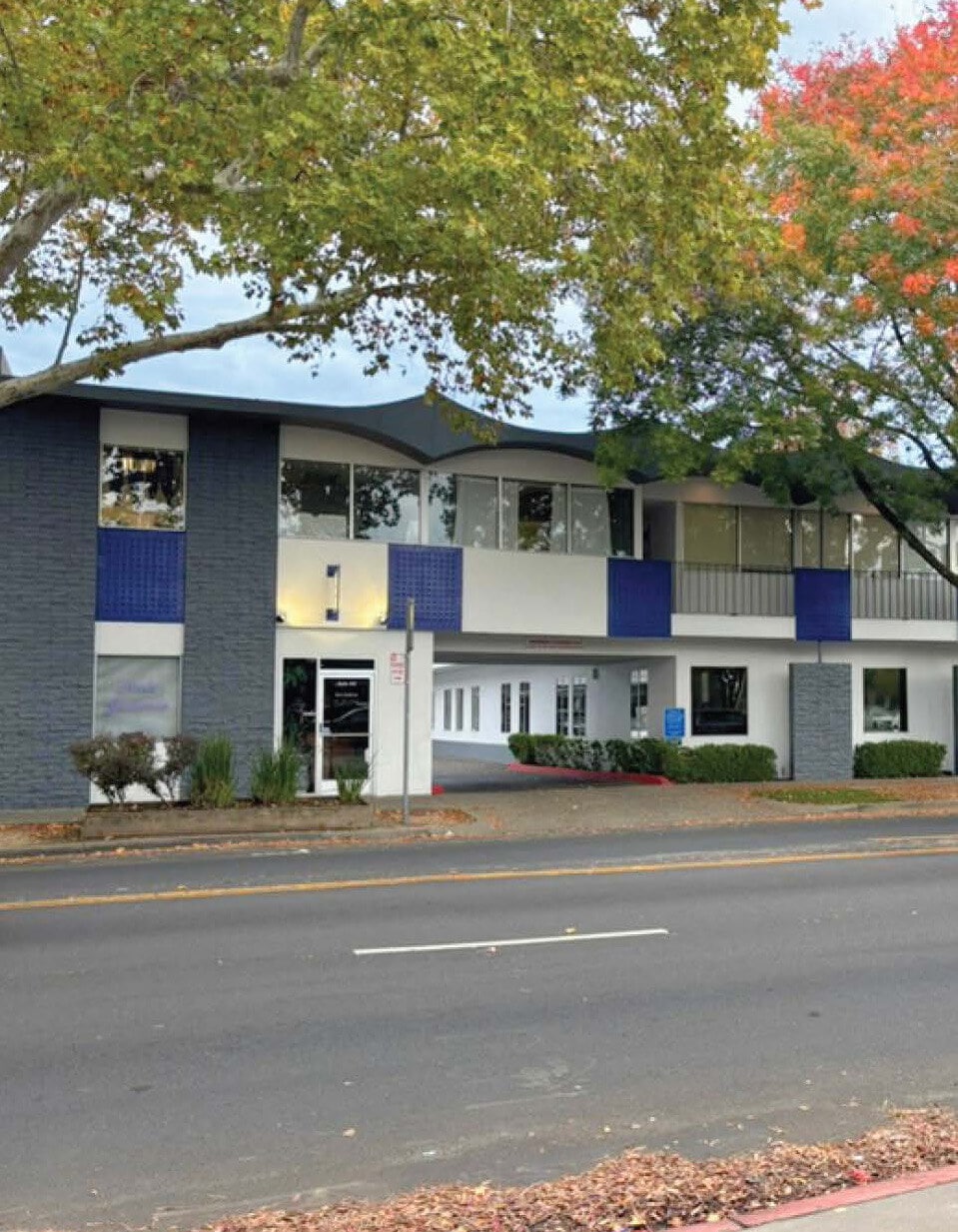 930 Alhambra Blvd, Sacramento, CA for lease Building Photo- Image 1 of 27