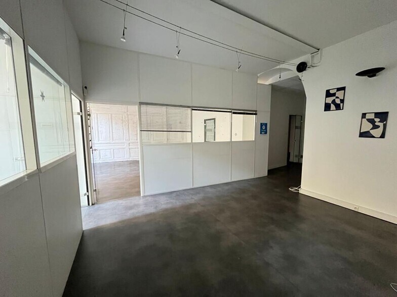 11 Place Croix-Paquet, Lyon for lease - Interior Photo - Image 2 of 19