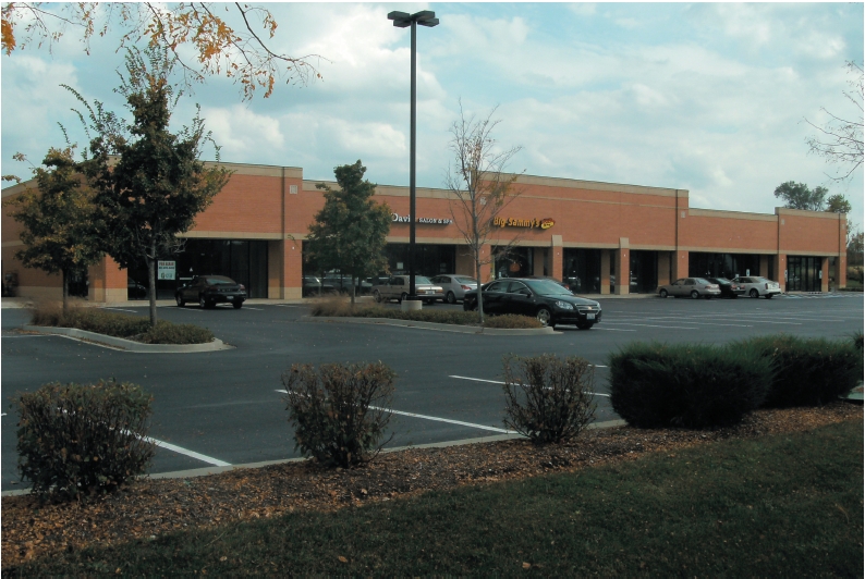 701-717 Meacham Rd, Elk Grove Village, IL for lease - Building Photo - Image 1 of 2