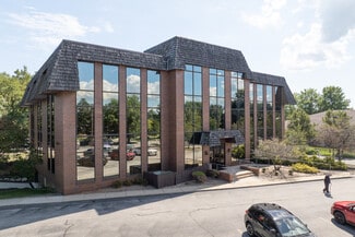Plus de détails pour 13500-13550 Falling Water Rd, Strongsville, OH - Bureau à louer