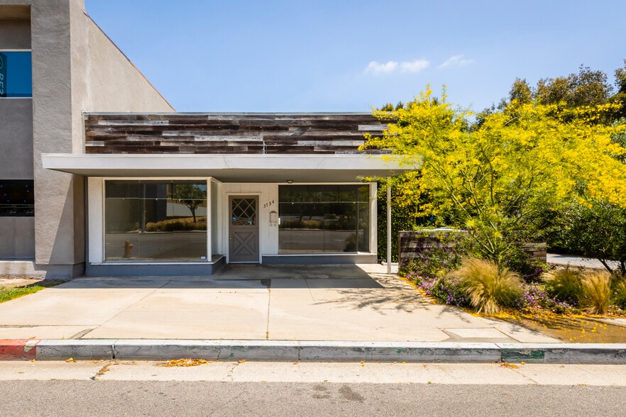 3732-3740 Long Beach Blvd, Long Beach, CA à louer - Photo du bâtiment - Image 3 de 10