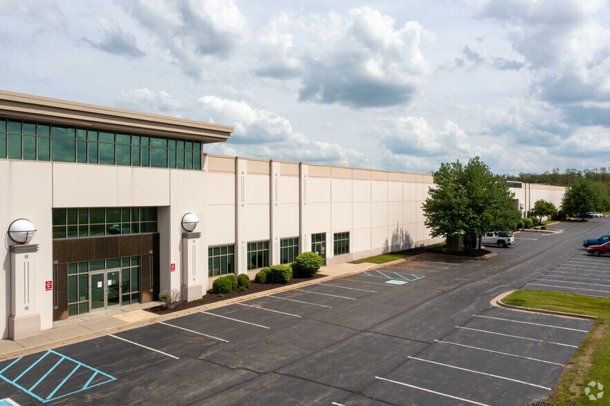 6525 Daniel Burnham Dr, Portage, IN for lease - Primary Photo - Image 1 of 6