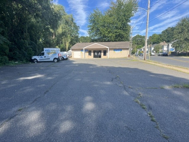 33 Grattan St, Chicopee, MA for sale Primary Photo- Image 1 of 3