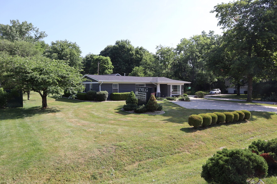 2050 E 96th St, Indianapolis, IN for sale - Primary Photo - Image 1 of 1