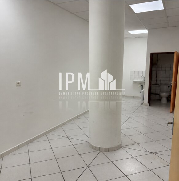2 Bd Piot, Roquevaire à louer - Photo du bâtiment - Image 1 de 5