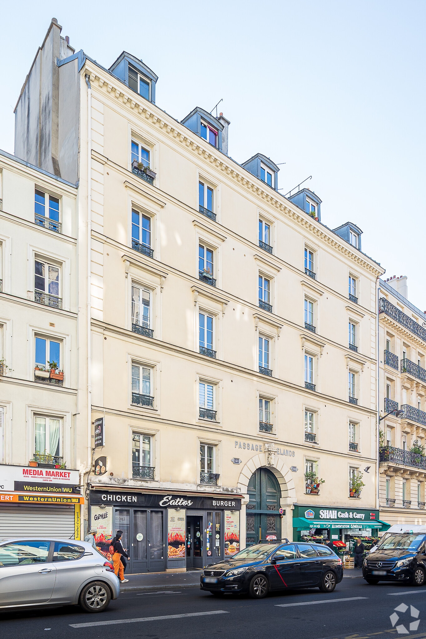 148 Rue Du Faubourg Saint-Denis, Paris for lease Primary Photo- Image 1 of 10