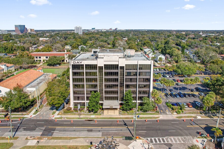 605 E Robinson St, Orlando, FL à louer - Photo du bâtiment - Image 2 de 8