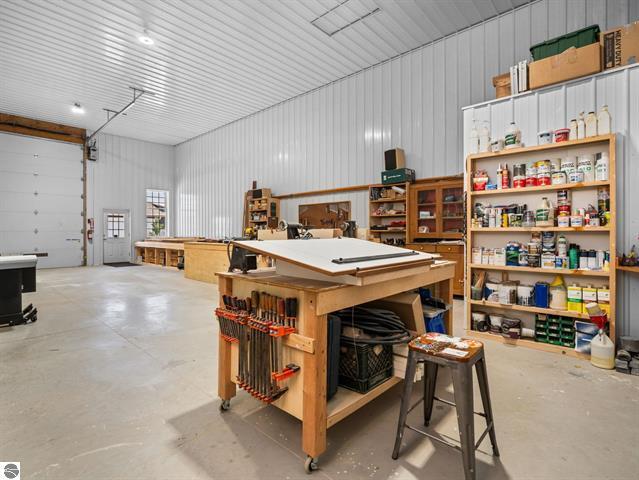 3903 Blair Valley Rd, Traverse City, MI à vendre - Photo intérieure - Image 3 de 5