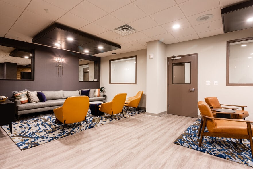1 Woodbridge Ctr, Woodbridge, NJ for lease - Interior Photo - Image 2 of 5
