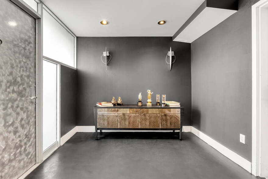 751 N Highland Ave, Los Angeles, CA for sale - Lobby - Image 3 of 12