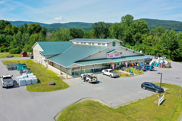 16 Mason Dr, Waterbury, VT à vendre - Photo principale - Image 1 de 1