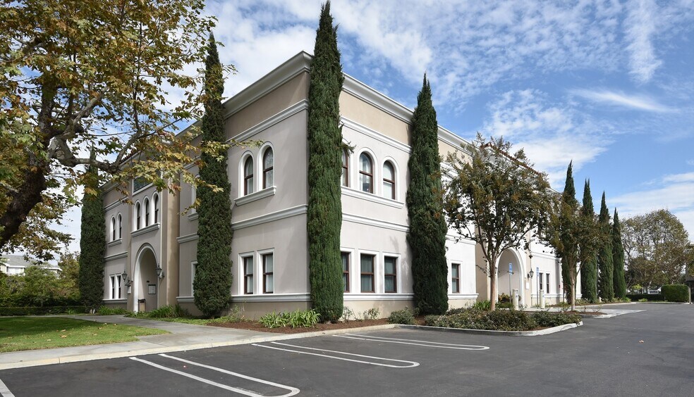 431 S Batavia, Orange, CA à louer - Photo du bâtiment - Image 3 de 7