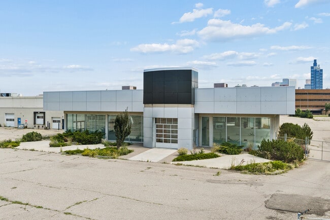 More details for 1720 Bow Trl SW, Calgary, AB - Retail for Lease