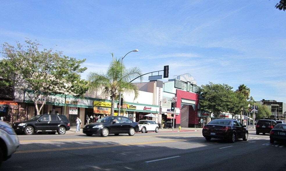 14535-14541 Ventura Blvd, Sherman Oaks, CA à louer - Photo du bâtiment - Image 3 de 5