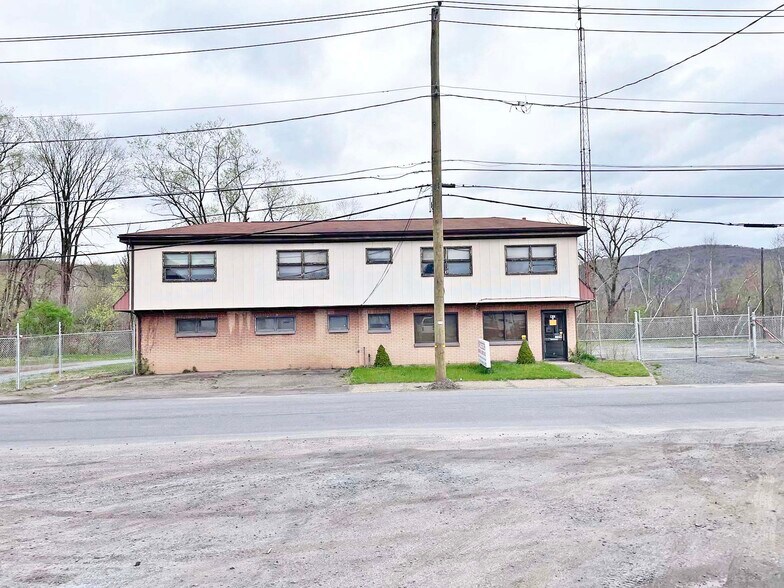 77 N Market St, Nanticoke, PA à louer - Photo du bâtiment - Image 1 de 46