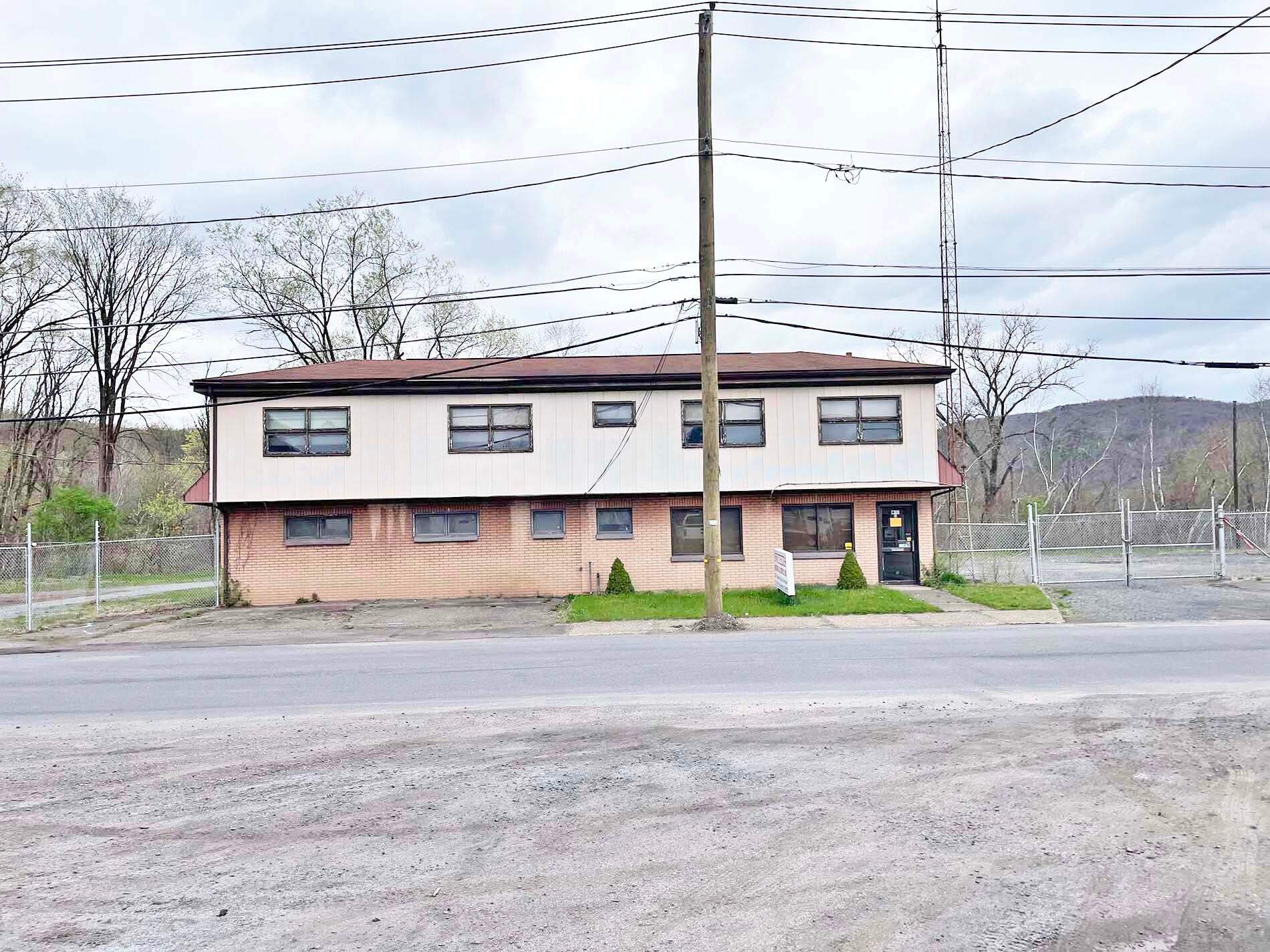 77 N Market St, Nanticoke, PA à louer Photo du bâtiment- Image 1 de 47