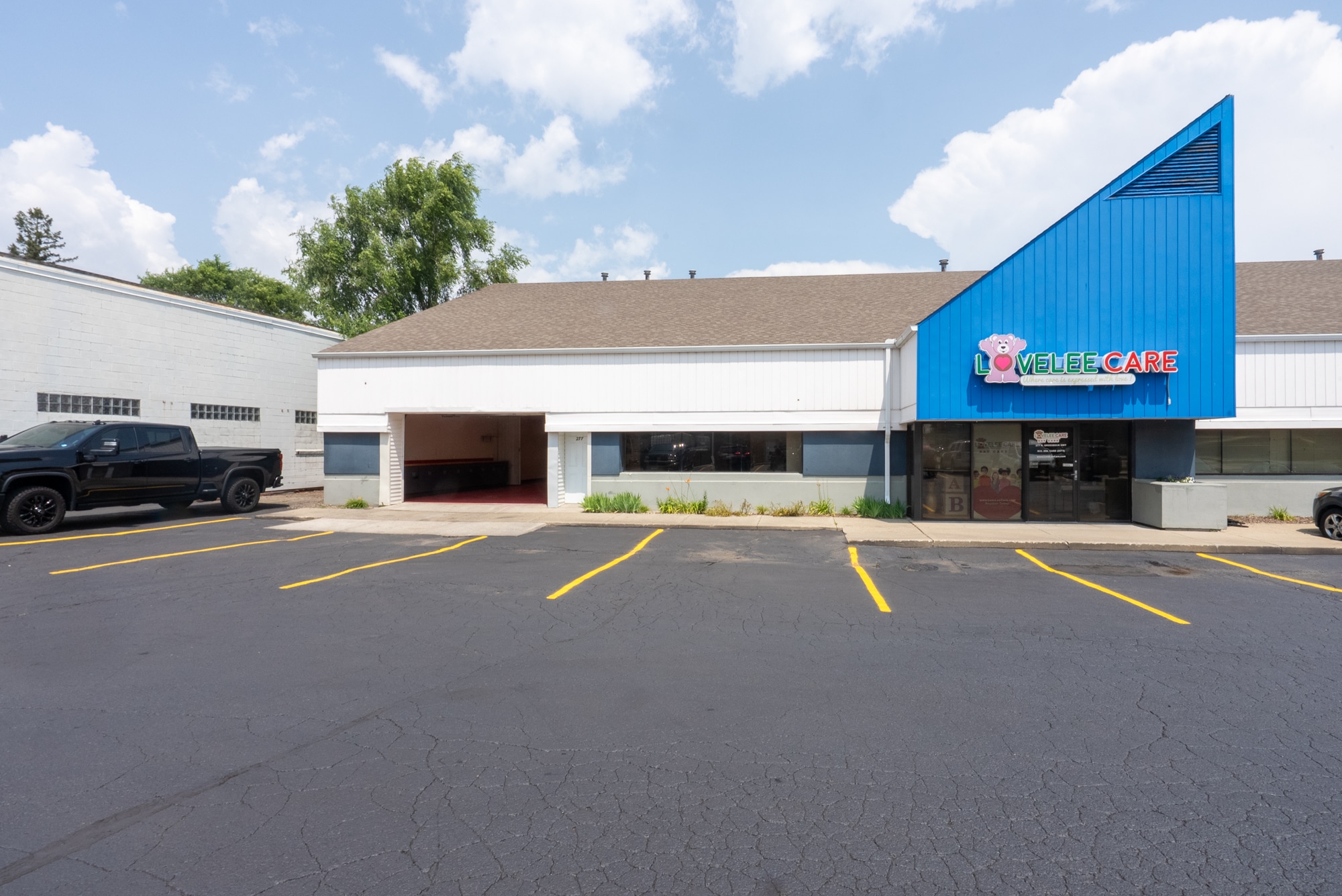277 N Groesbeck Hwy, Mount Clemens, MI à louer Photo du bâtiment- Image 1 de 20