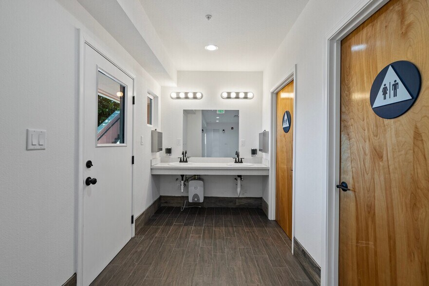 107 3rd St, San Juan Bautista, CA à louer - Photo du bâtiment - Image 2 de 47