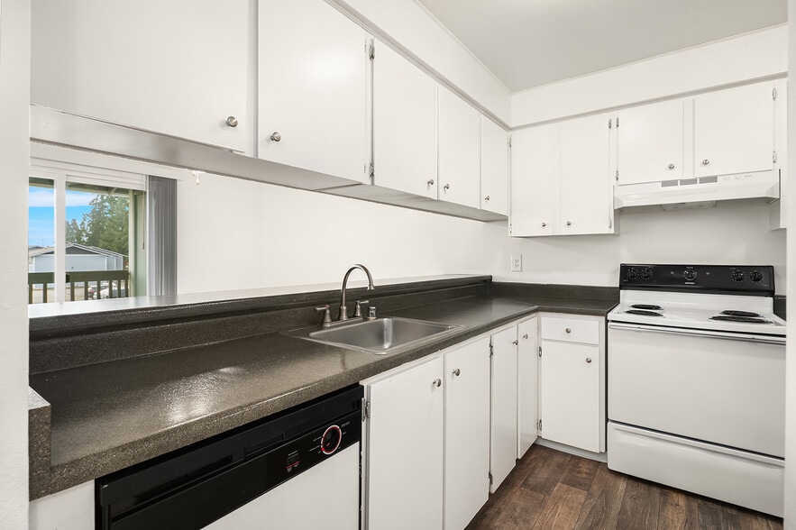 23006 30th Ave S, Des Moines, WA à vendre - Photo du bâtiment - Image 3 de 23