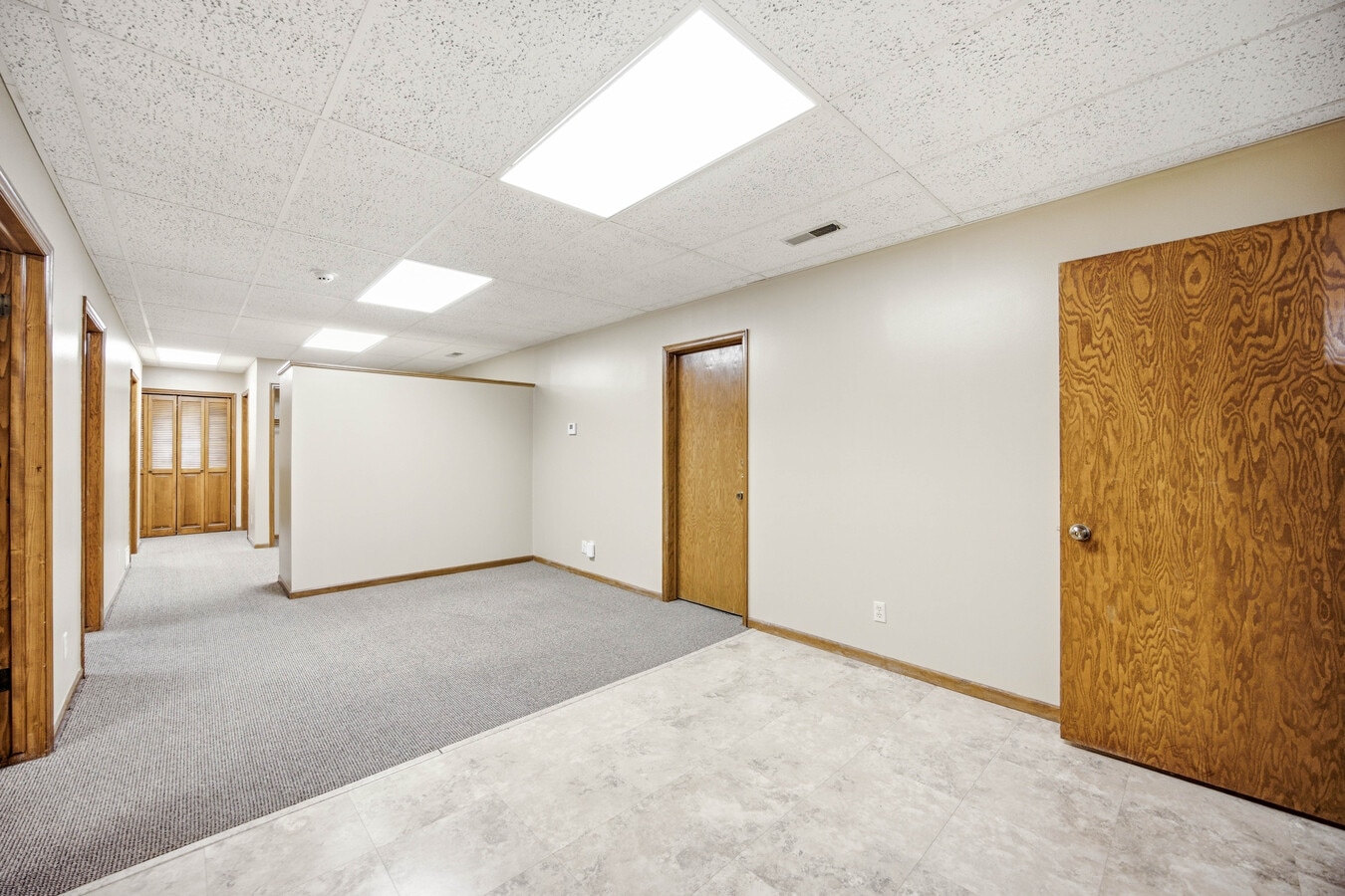 110 SE Grant St, Ankeny, IA 50021 - Unit 103 - - Interior Photo - Image 2 of 25