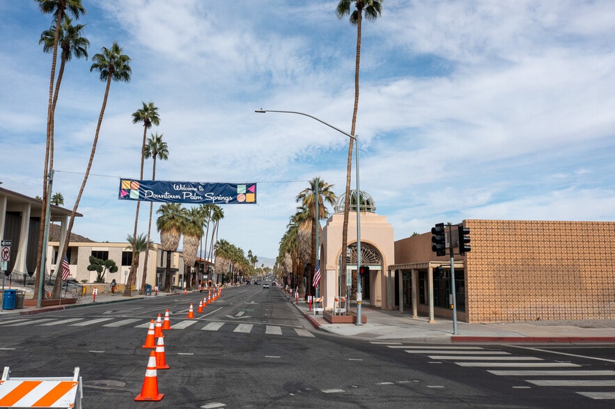 490 S Palm Canyon Dr, Palm Springs, CA for sale - Building Photo - Image 3 of 30