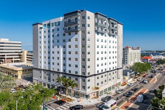 Plus de détails pour 920 Manatee Ave W, Bradenton, FL - Commerce de détail à louer