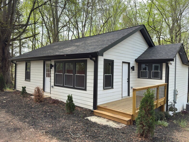 12836 Cumming Hwy, Canton, GA à vendre - Photo du bâtiment - Image 1 de 2