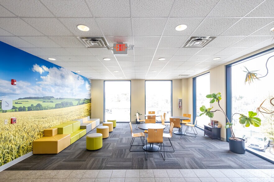 4031-4190 Brownsville Rd, Pittsburgh, PA à louer - Hall d’entrée - Image 3 de 7