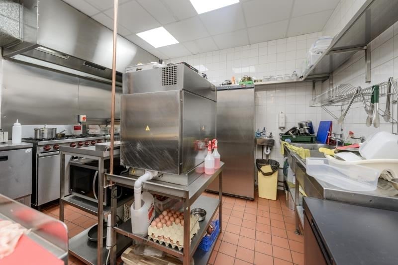 23 Chapel Mark, London for lease - Interior Photo - Image 3 of 4