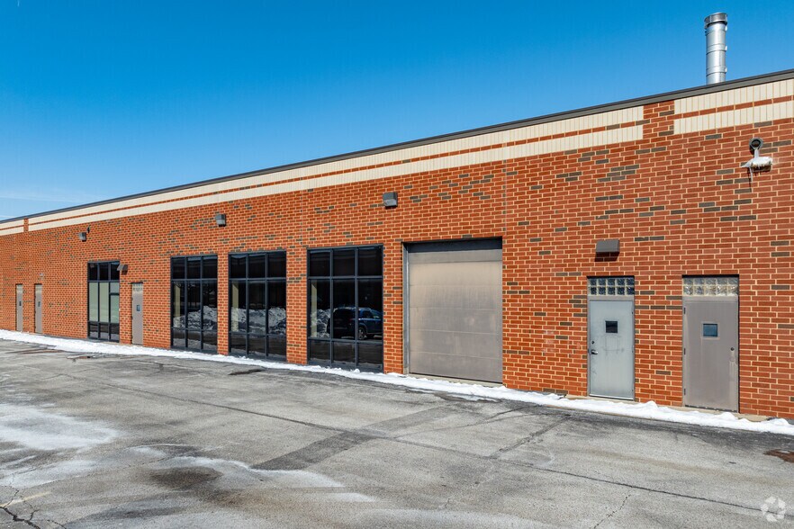 7570 Northcliff Ave, Brooklyn, OH à vendre - Photo du bâtiment - Image 3 de 8