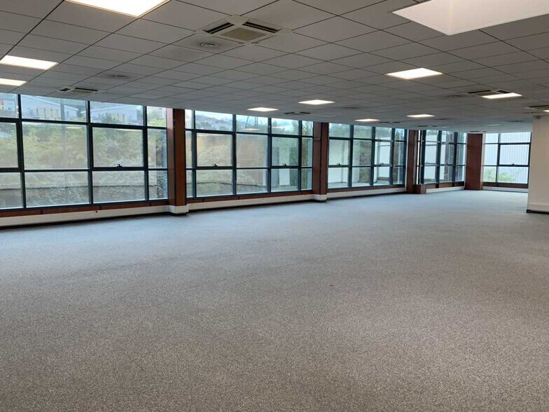 Office in Noisy-le-Sec for lease - Interior Photo - Image 3 of 5