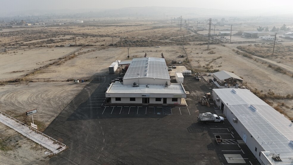 1587 Kern - Hwy 33 St, Taft, CA for sale - Building Photo - Image 2 of 8