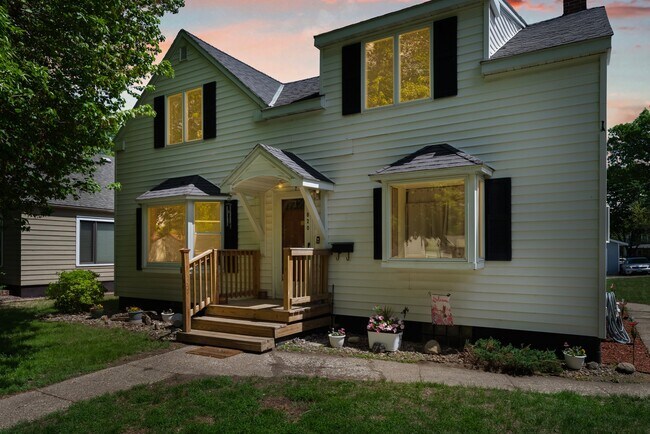 Plus de détails pour 820 N 6th St, Montevideo, MN - Multi-résidentiel à vendre