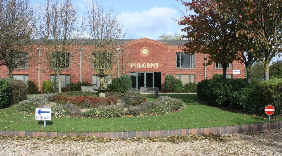 Haddonsacre Business Centre portefeuille de 3 propriétés à vendre sur LoopNet.ca - Photo principale - Image 2 de 3