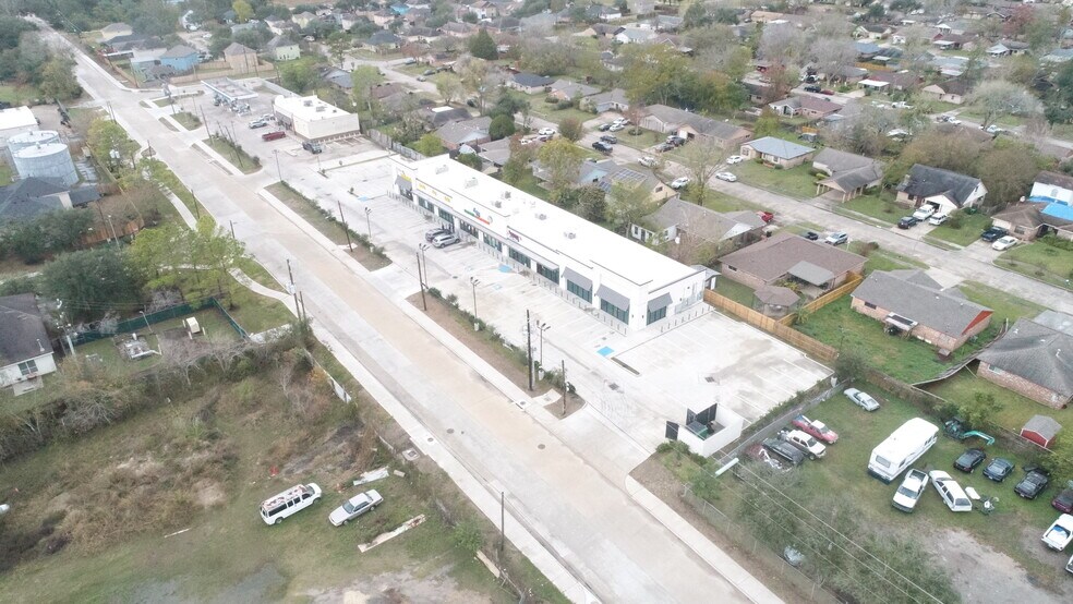 3930 Anderson Rd, Houston, TX à louer - Photo du bâtiment - Image 2 de 3