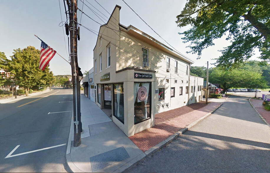 320 Main St, Port Jefferson, NY for lease - Building Photo - Image 2 of 7