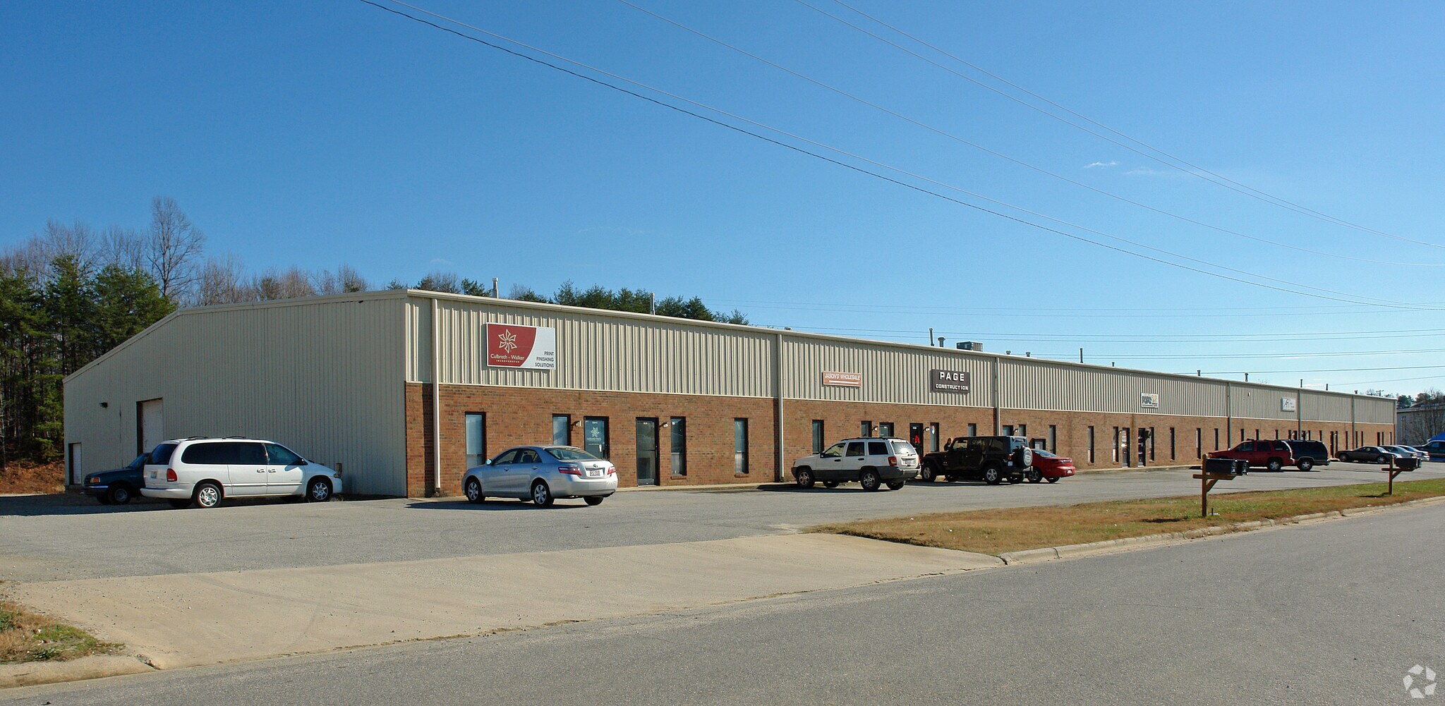 128 Furlong Industrial Dr, Kernersville, NC à louer Photo du bâtiment- Image 1 de 9