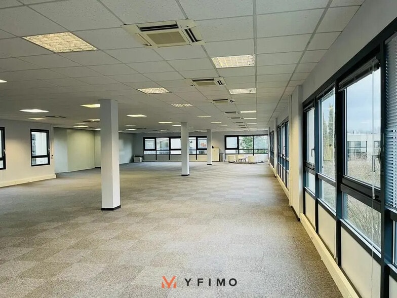 Office in Le Pecq for lease - Interior Photo - Image 3 of 4