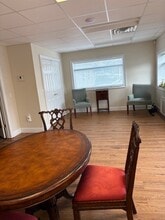 418 Roosevelt Dr, Derby, CT à louer Photo intérieure- Image 2 de 7