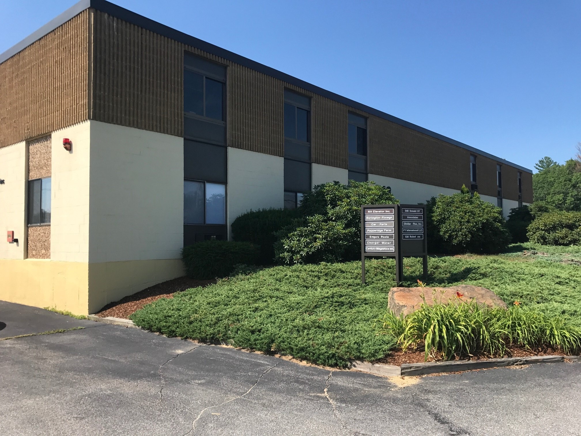 548 Donald St, Bedford, NH for lease Interior Photo- Image 1 of 1