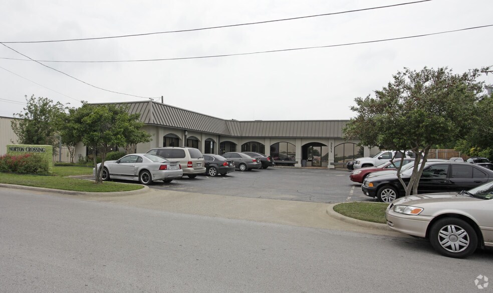 3211 Norton Dr, Richland Hills, TX à louer - Photo principale - Image 1 de 11