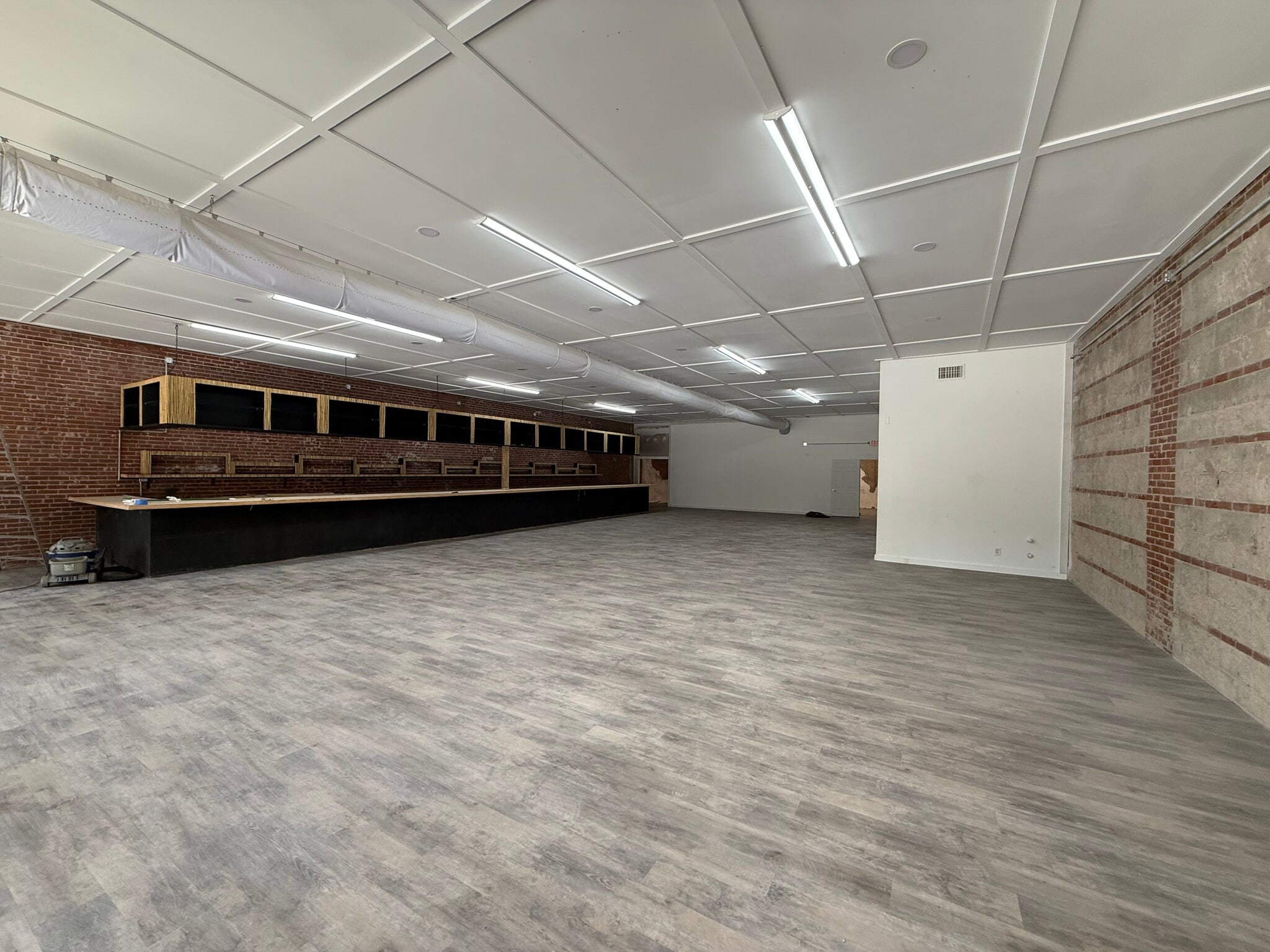 123 E Curtis St, Simpsonville, SC for lease Interior Photo- Image 1 of 10