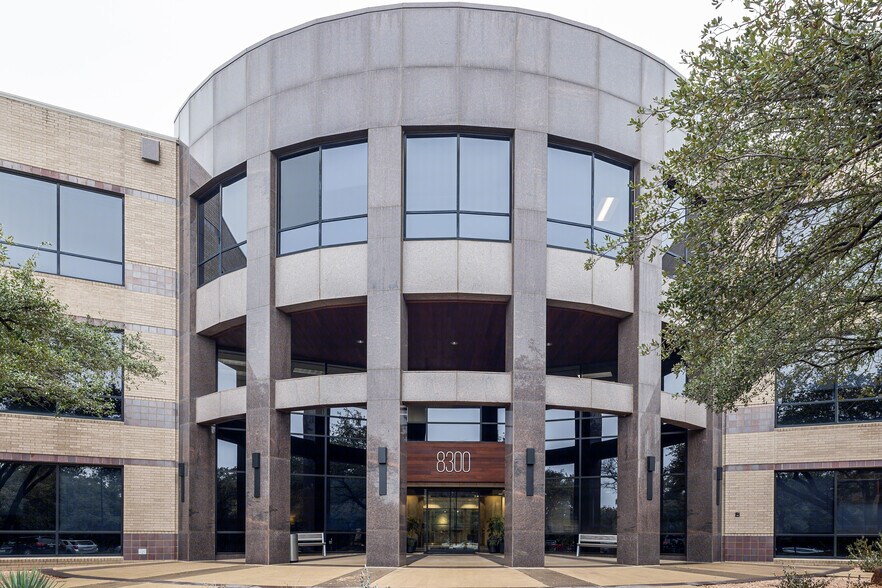 8300 N Mopac Expy, Austin, TX à louer - Photo du bâtiment - Image 2 de 10